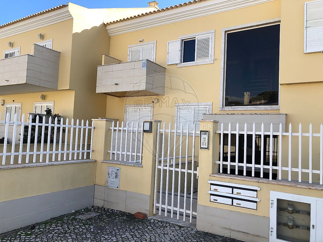 2 غرف نوم منزل ذو طابقين في Cascais, Portugal رقم 161215