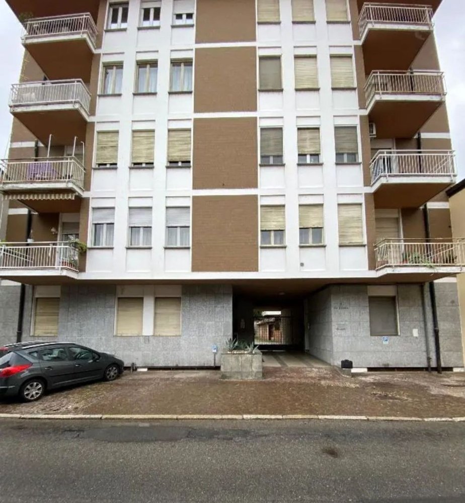 Apartamento de 3 habitaciónes en Turbigo, Italy No. 16813