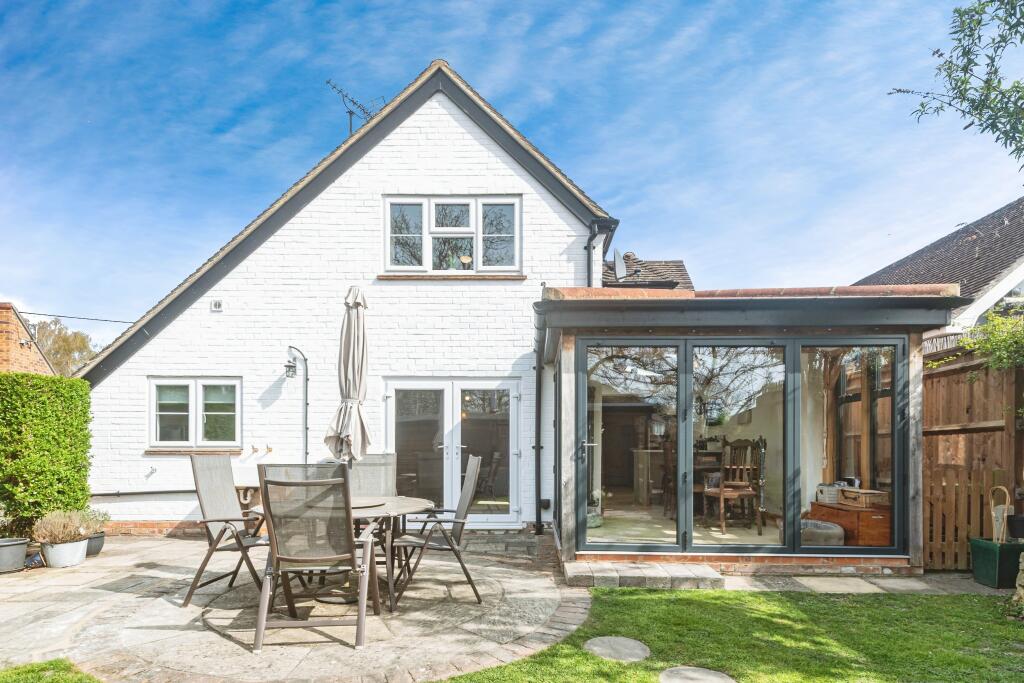 4 bedrooms House in Tadley, United Kingdom No. 10482