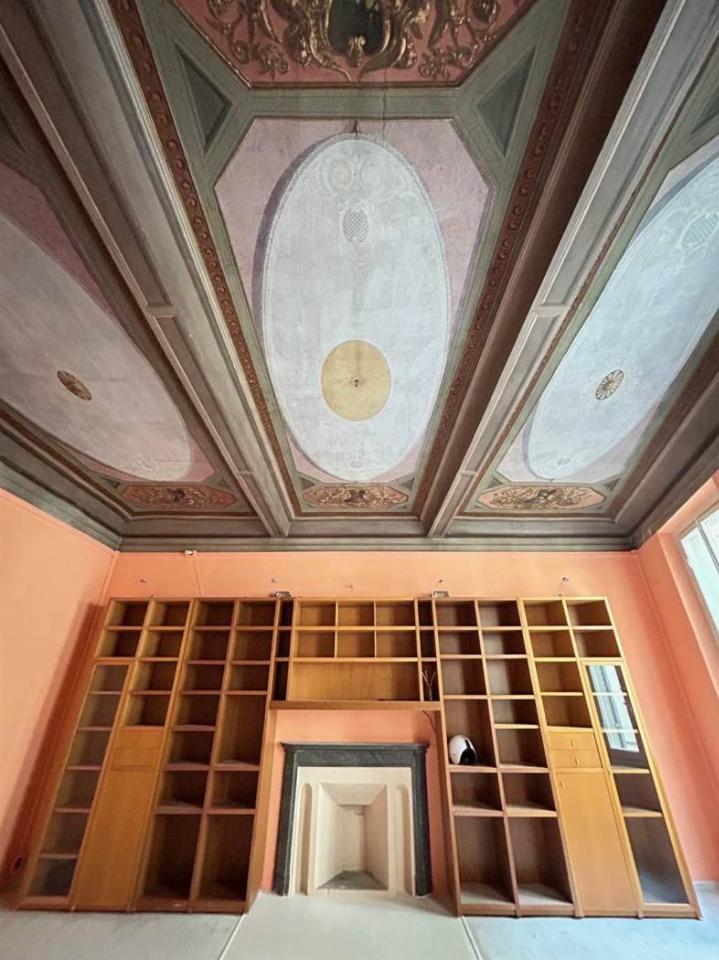 6 rooms Apartment in Florence, Italy No. 32814