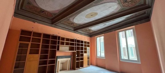 6 rooms Apartment in Florence, Italy No. 32814 4
