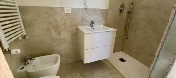 4 rooms Apartment in Florence, Italy No. 30881 18