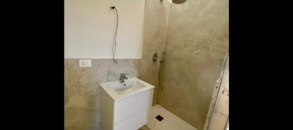 4 rooms Apartment in Florence, Italy No. 30881 12