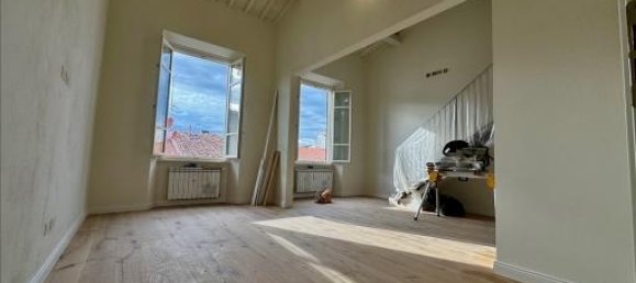 4 rooms Apartment in Florence, Italy No. 30881 3