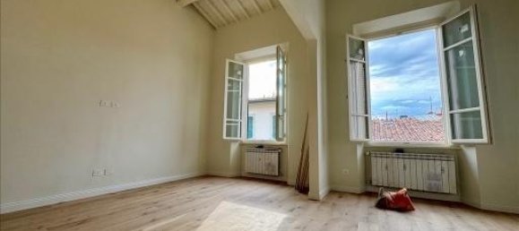4 rooms Apartment in Florence, Italy No. 30881 4