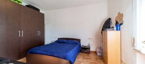 Квартира с 2 комнатами в Парма, Италия № 228860 4