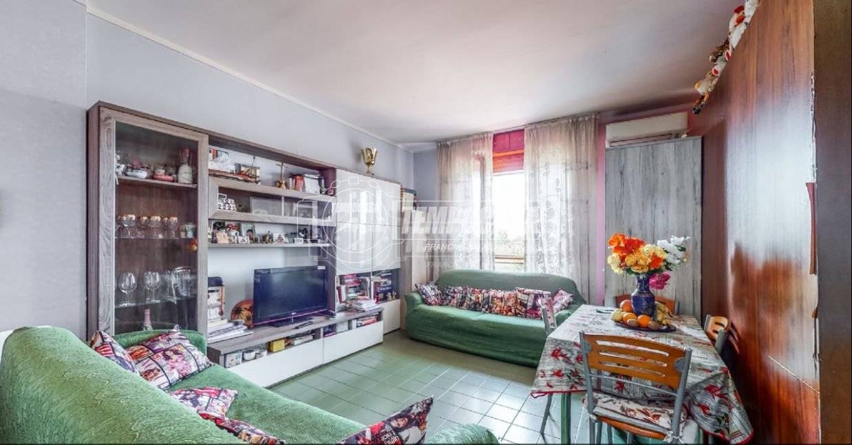 2 rooms Apartment in Modena, Italy No. 271007