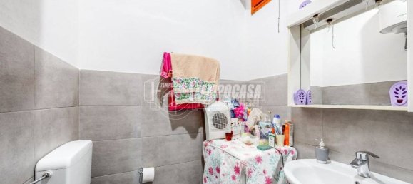 2 rooms Apartment in Modena, Italy No. 271007 4