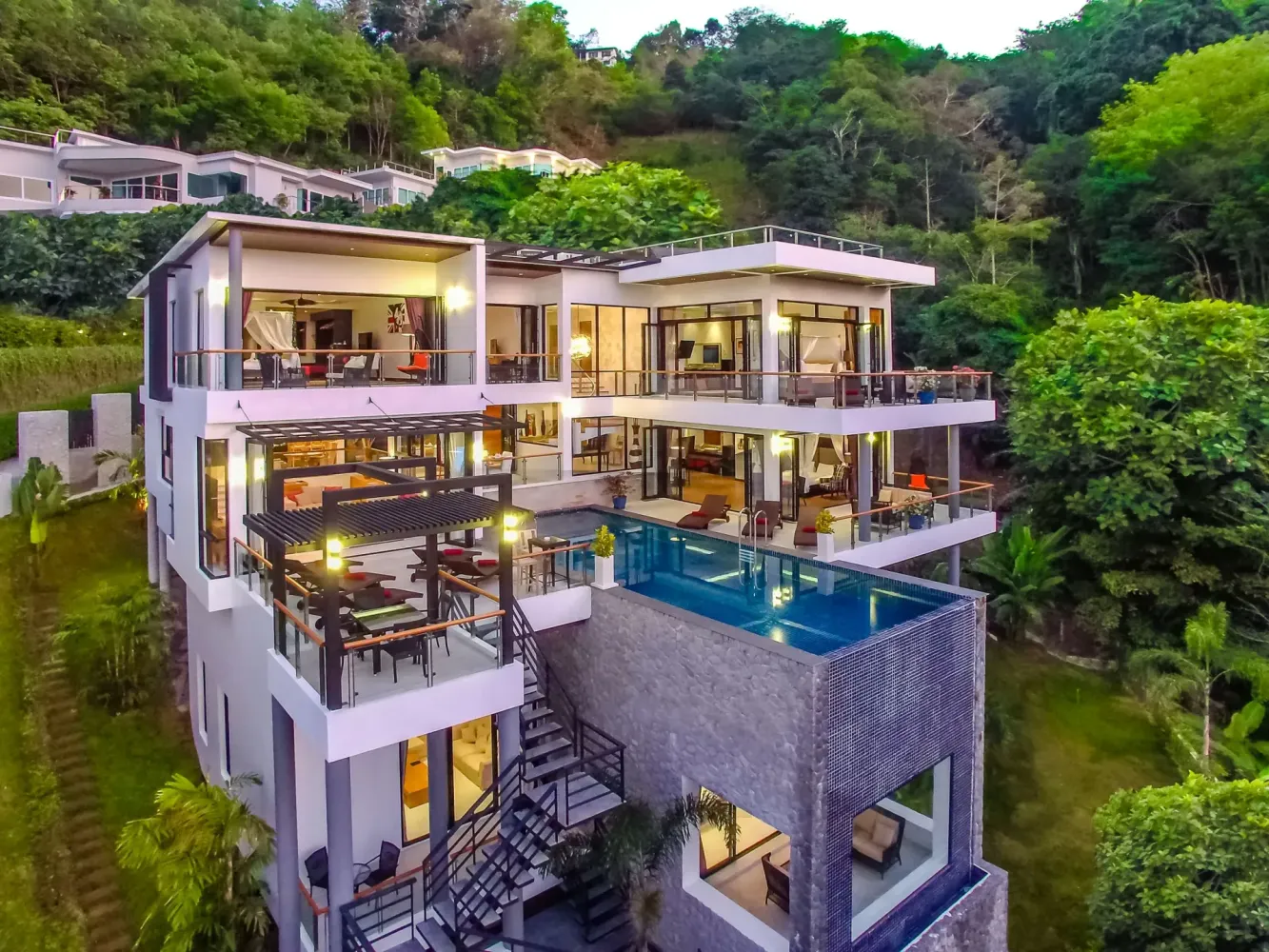 6 chambres villa à vendre à Phuket, Southern Thailand, Thailand № 145204