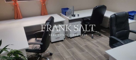 Bureau à Saint Julian's, Malta No. 13223 4