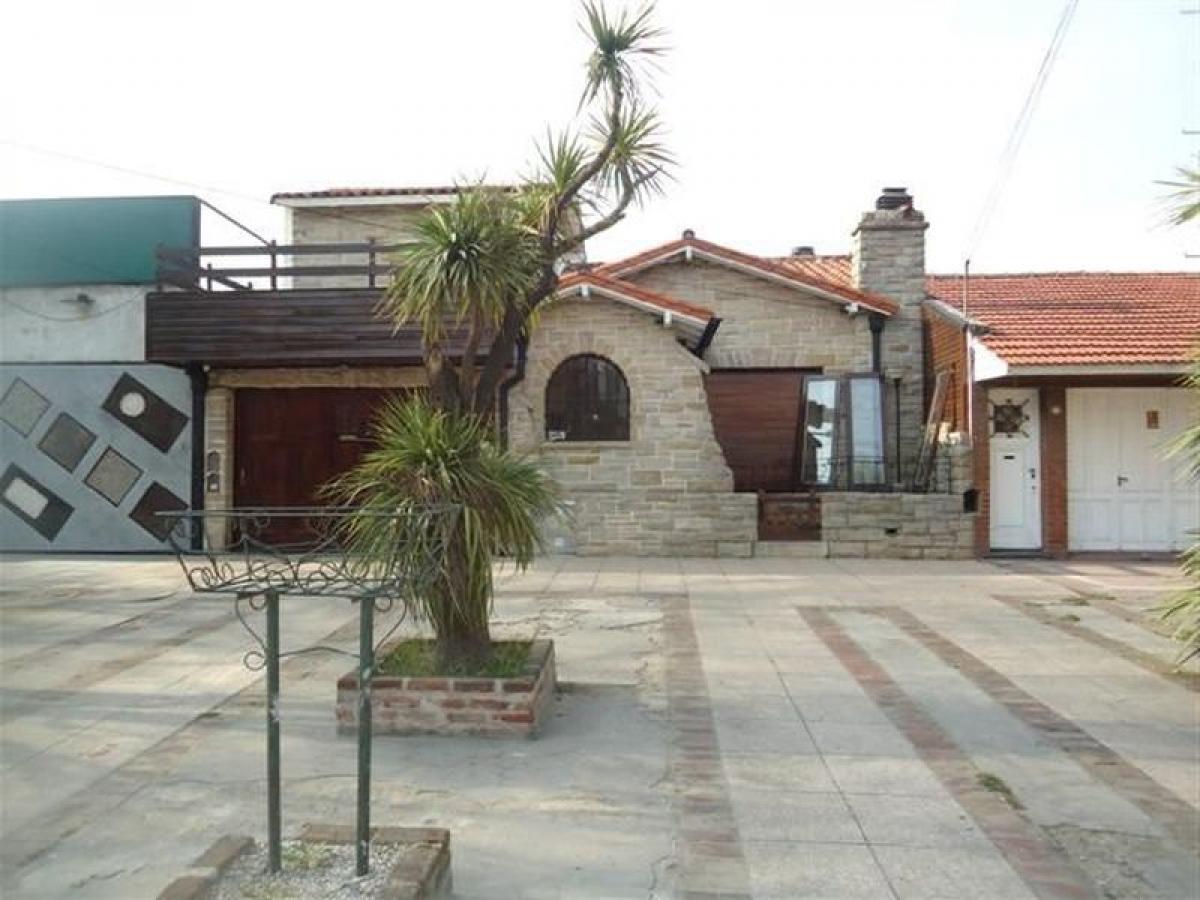 3 bedrooms House in Mar del Plata, Argentina No. 78703