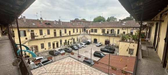Studio in Pavia, Italy, Nr. 380003 2