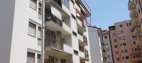 6 rooms Apartment in Cosenza, Italy No. 201651 2