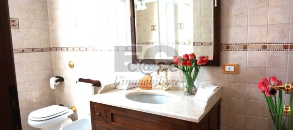 3 bedrooms Villa in Lesmo, Italy No. 296801 9