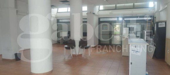 1 room Commercial property in Taranto, Italy No. 343107 4