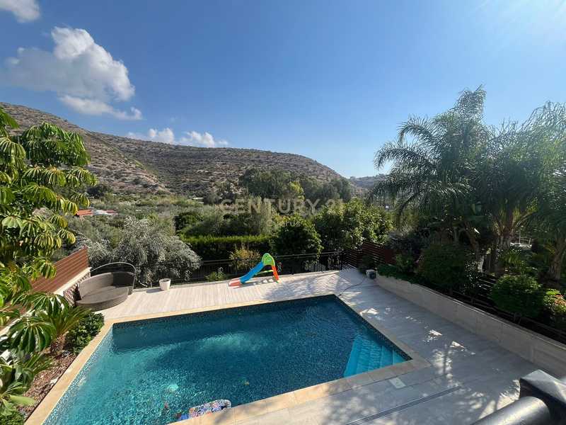 4 bedrooms House in Germasogeia, Cyprus No. 15881