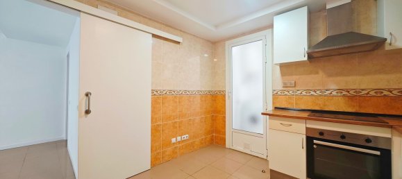 2 bedrooms Apartment in L'Hospitalet de Llobregat, Spain No. 172303 13