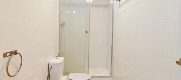 2 bedrooms Apartment in L'Hospitalet de Llobregat, Spain No. 172303 19