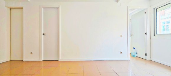 2 bedrooms Apartment in L'Hospitalet de Llobregat, Spain No. 172303 9