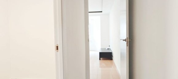 2 bedrooms Apartment in L'Hospitalet de Llobregat, Spain No. 172303 4