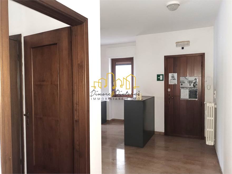 3 غرف نوم شقة في Erba, Italy رقم 104150