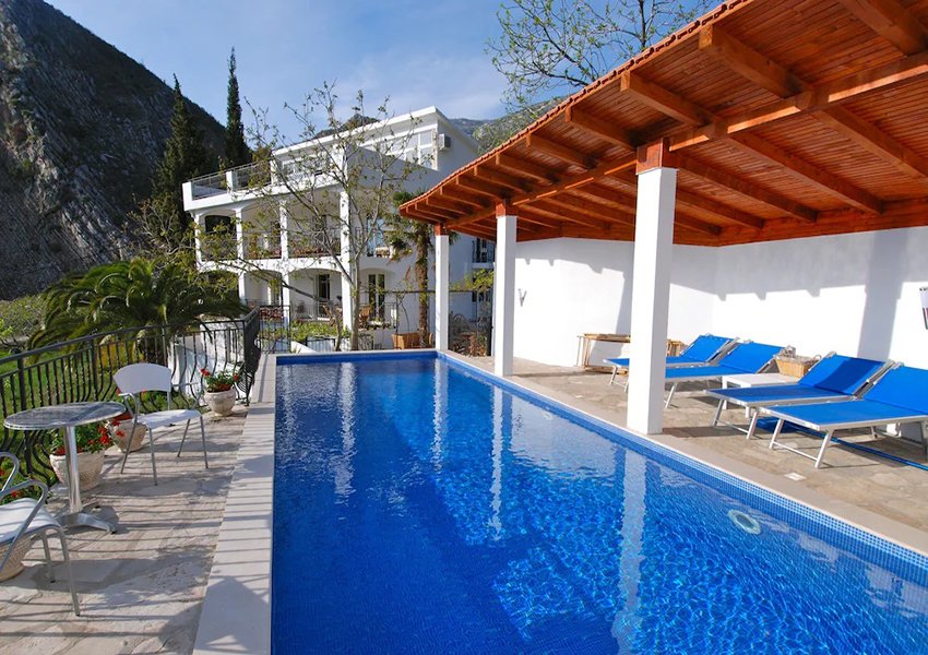 5 bedrooms Commercial property in Budva, Montenegro No. 42