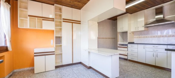 4 bedrooms House in Torello, Spain No. 158023 10