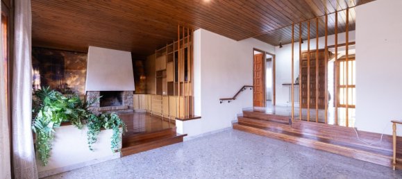 4 bedrooms House in Torello, Spain No. 158023 3