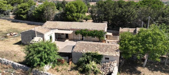 4 rooms House in Modica, Italy No. 233817 6