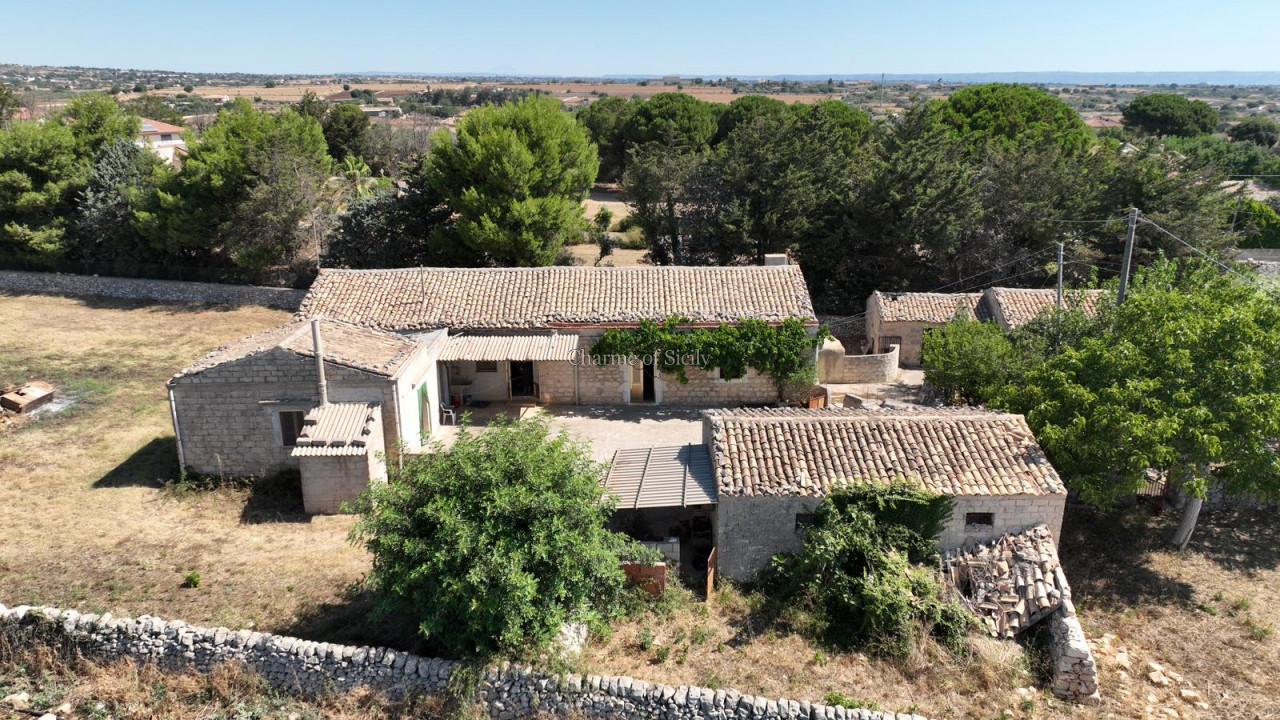 4 rooms House in Modica, Italy No. 233817