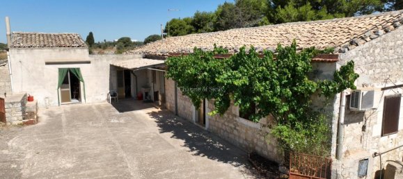 4 rooms House in Modica, Italy No. 233817 2