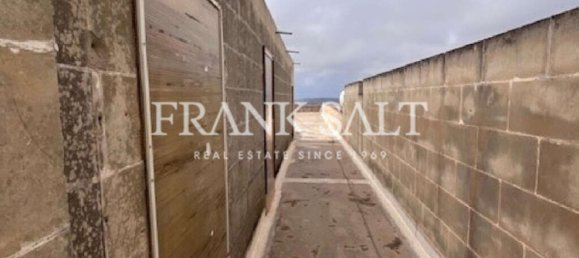 3 bedrooms Penthouse in Nadur, Malta No. 862 2