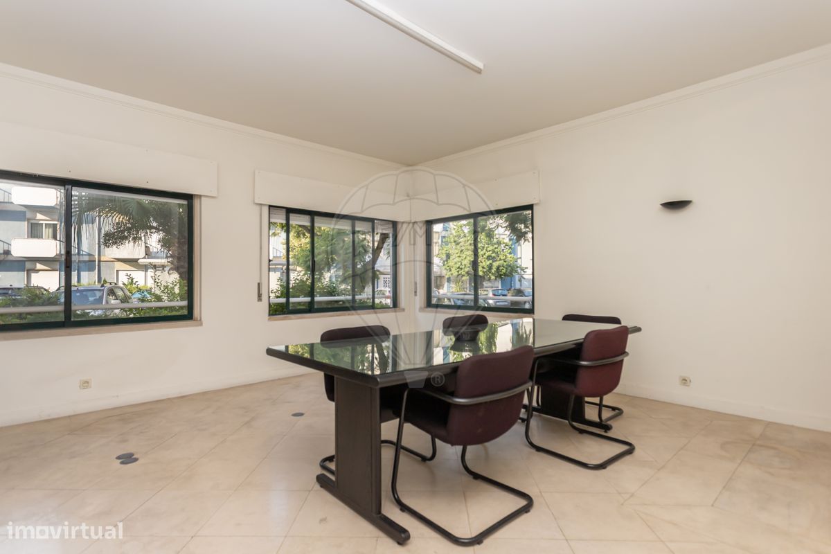  مكتب في Oeiras, Portugal 131متر مربع رقم 325050