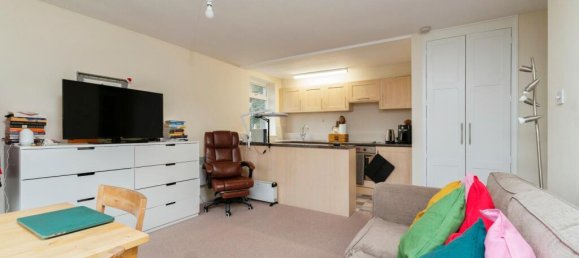 1 bedroom Apartment in South Croydon, United Kingdom No. 8081 6