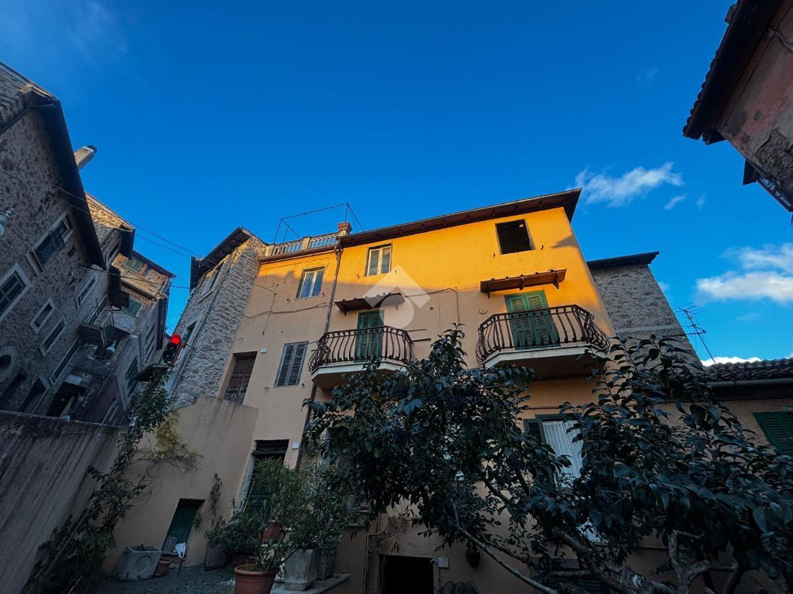 3-salle Appartement à Subiaco, Italy No. 151772