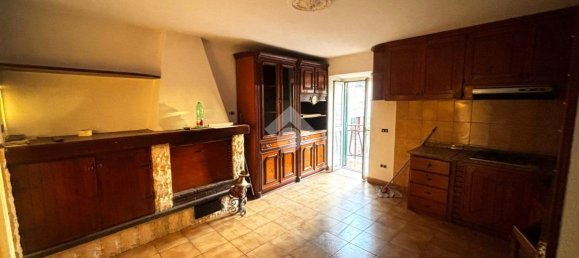 3-salle Appartement à Subiaco, Italy No. 151772 11