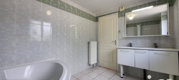 4 bedrooms House in Loire, France No. 358294 12