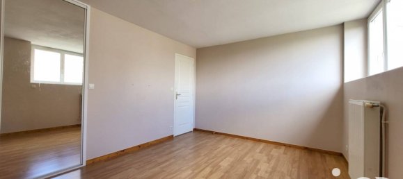 4 bedrooms House in Loire, France No. 358294 11