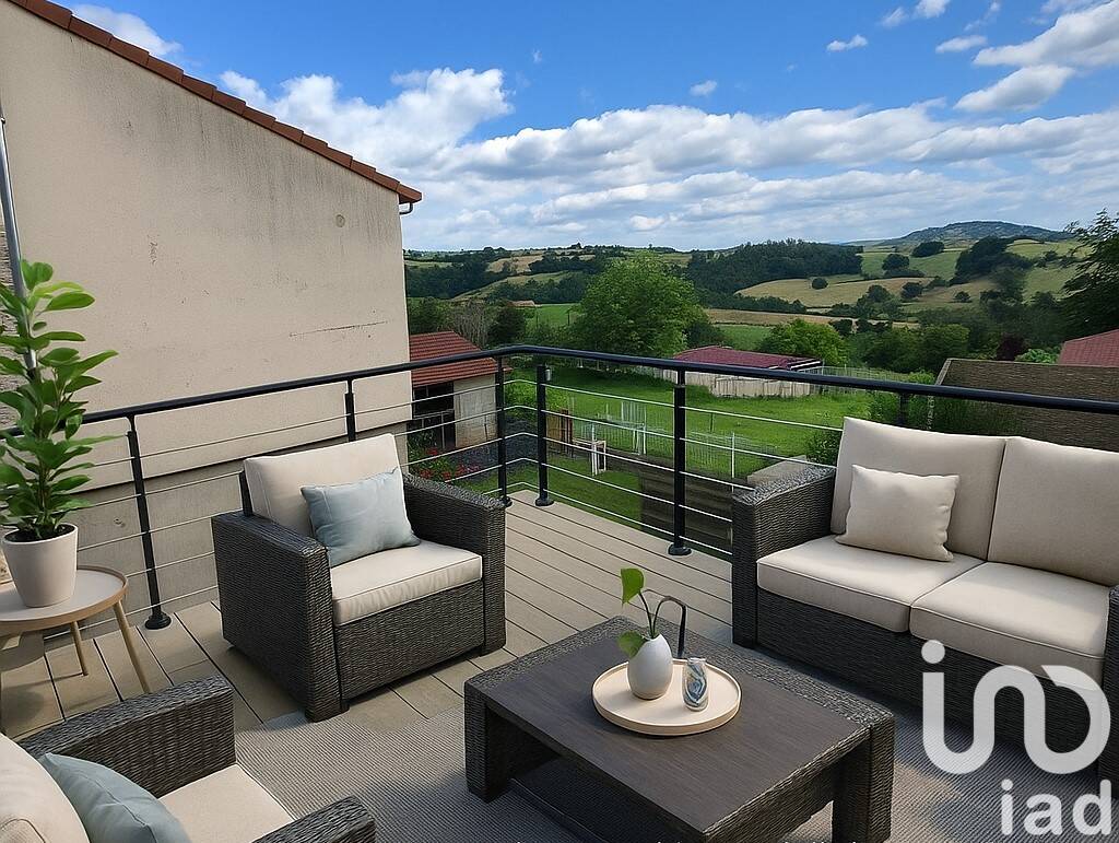 4 bedrooms House in Loire, France No. 358294