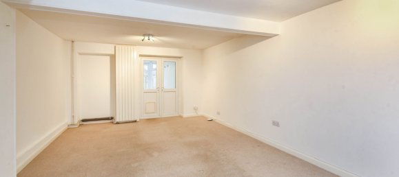  House in Trowbridge, United Kingdom No. 2265 2