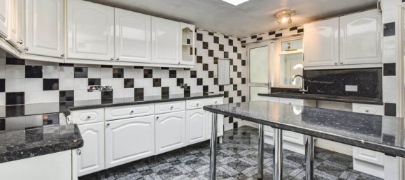  House in Trowbridge, United Kingdom No. 2265 7