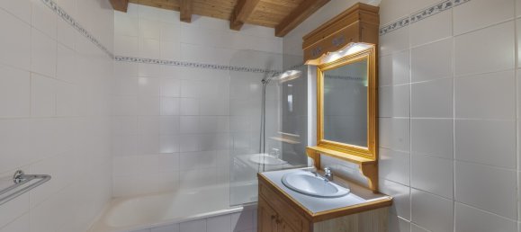 3 bedrooms Apartment in Les Belleville, France No. 1354 8