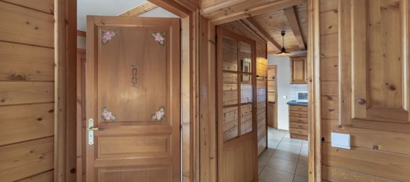 3 bedrooms Apartment in Les Belleville, France No. 1354 4