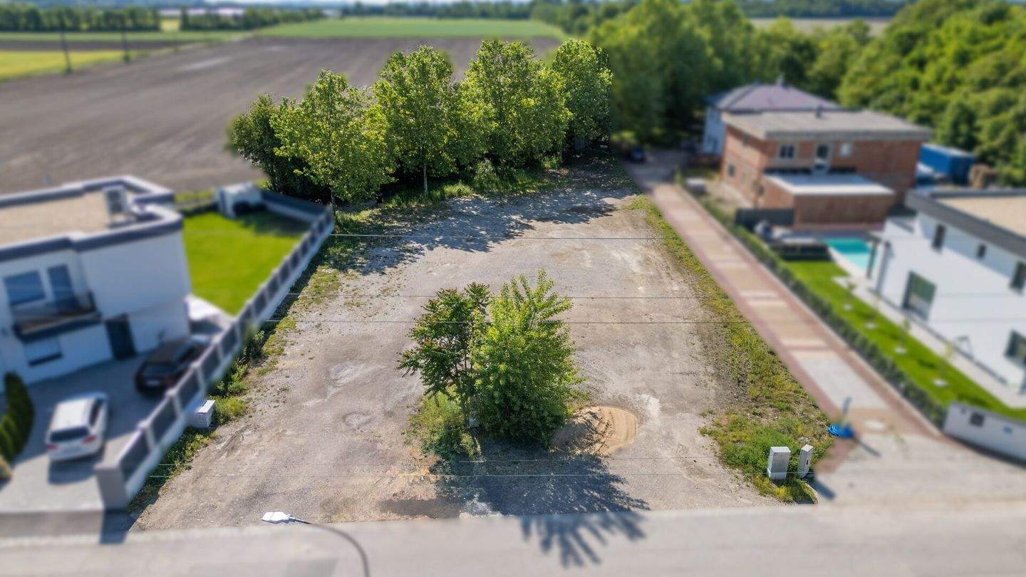  قطعة أرض في Schwadorf, Austria 123متر مربع رقم 166002