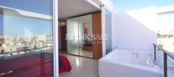 2 bedrooms Penthouse in Saint Julian's, Malta No. 8656 16