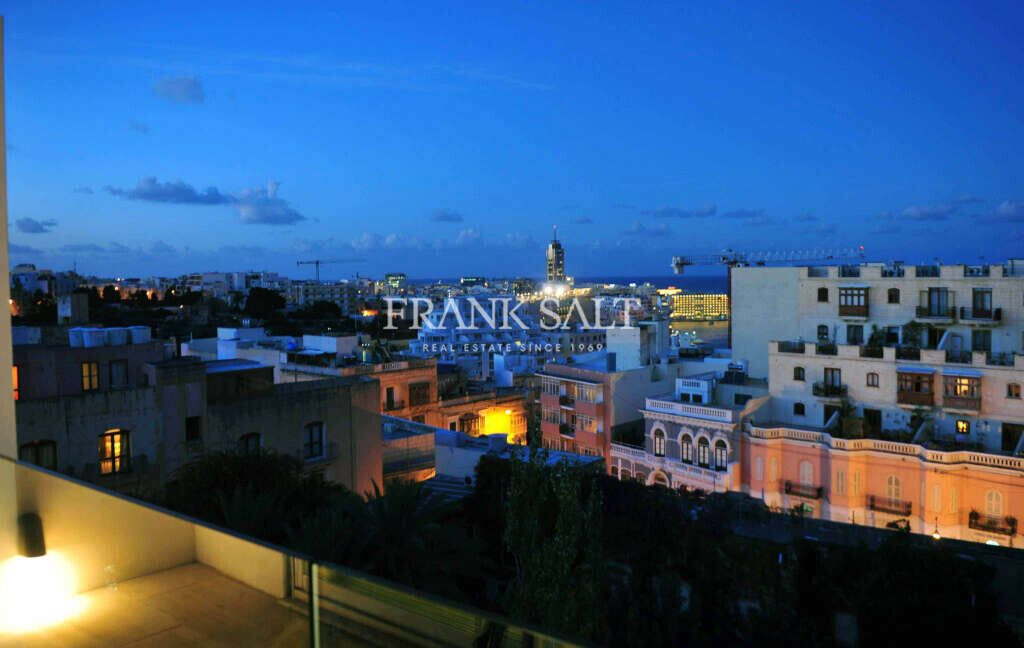 2 bedrooms Penthouse in Saint Julian's, Malta No. 8656