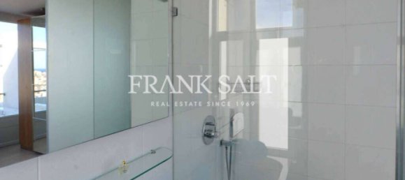 2 bedrooms Penthouse in Saint Julian's, Malta No. 8656 34