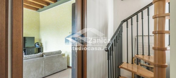 2 bedrooms Apartment in Stezzano, Italy No. 370109 7