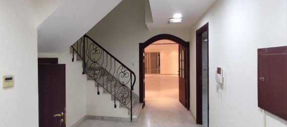 5 Schlafzimmer Villa in Al Mushrif, UAE, Nr. 31805 4