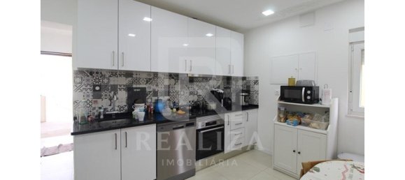 Gebäude in Seixal, Portugal, Nr. 145840 8